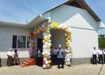 Кара-Сууда 20 жылдыктар мүмкүнчүлүгү чектелген жаранга үй куруп беришти