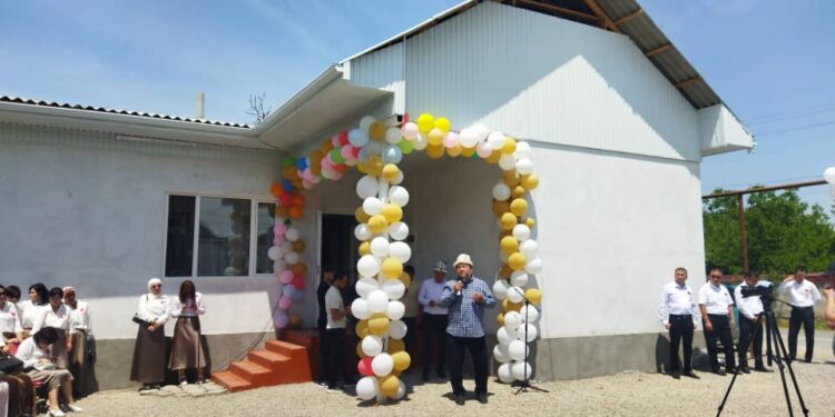 Кара-Сууда 20 жылдыктар мүмкүнчүлүгү чектелген жаранга үй куруп беришти