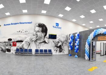 Садыр Жапаров Таласта аэропортту ачты