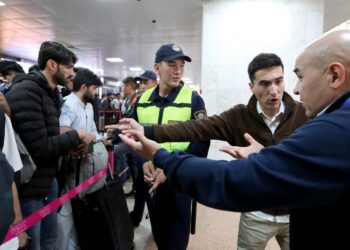 «Манас» аэропорту кызматкерлери тарабынан пакистандык жарандарга орой мамиле жасаганы тууралуу үн катты