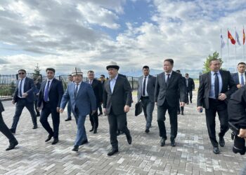 Талас шаарынын аэропортунун ачылыш аземи өтүп жатат