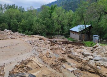 Аксыда селден улам жабылган жол ачылды