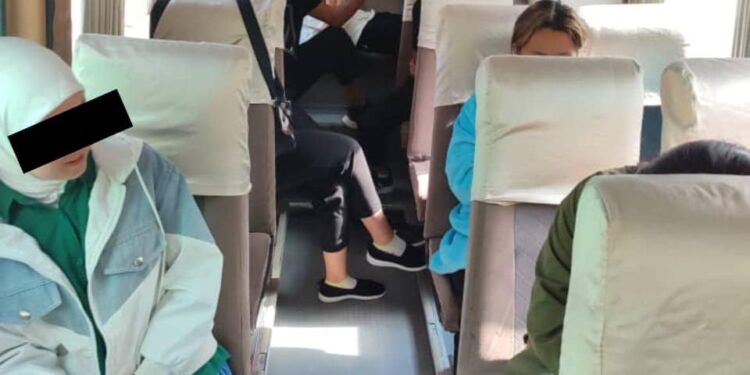 Кызыл-Кыяда өз алдынча сейилдөөгө бара жаткан студенттердин тобу кармалды