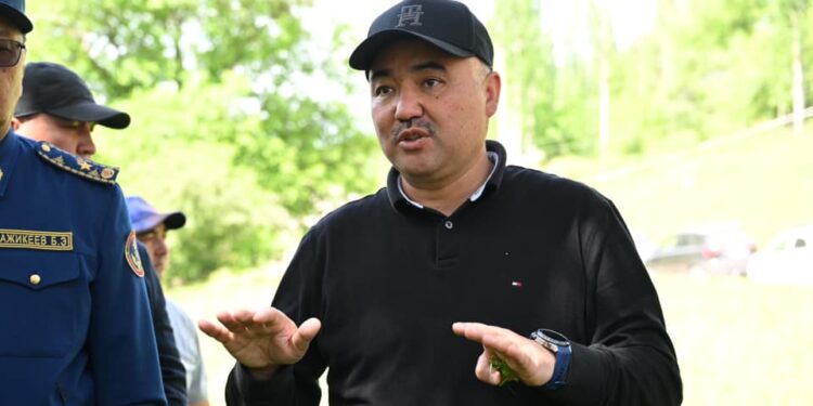 Шакиев: “Жер көчкү коркунучу бар аймактарда алдын алуу иштерин тездетүү зарыл”