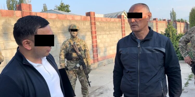 УКМК: Аксы районунун кримавторитети делген адам кармалды