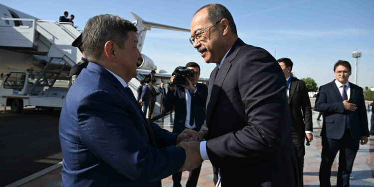 Акылбек Жапаров жумуш сапары менен Ташкентке барды