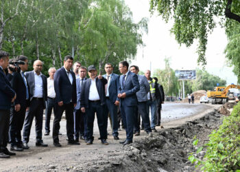 Акылбек Жапаров Бишкектеги жолду оңдоо иштери күнү-түнү жүрүшү керектигин айтты