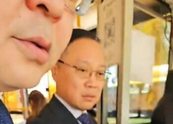 Бишкектин вице-мэрлери жумушка автобус менен келишти. Видео