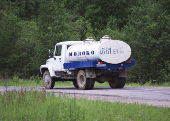 Сүт баасы 40 сомдон кем эмес белгиленсе, эмне болот? Сүттү кайра иштетүүчүлөрдүн жообу