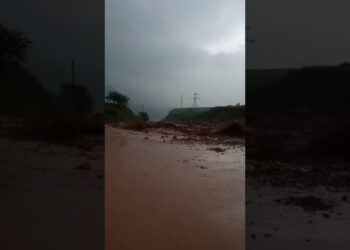 Катуу жааган жаандан улам Ош облусунун айрым жолдору жабылууда