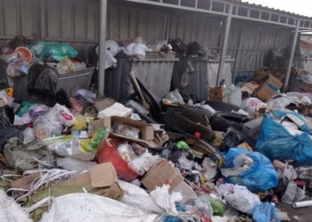 «Тазалык»: «Тигүү цехтери калдыктарын таштанды челекке салып да коюшпайт»