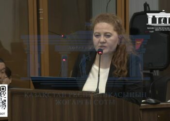 «Ай сайын кеминде 500 миң тенге которгон». Сотто Бишимбаев Нукеновага короткон акчаны санашты