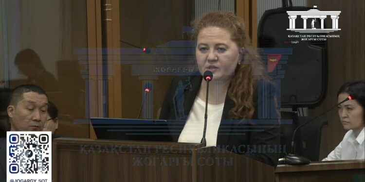 «Ай сайын кеминде 500 миң тенге которгон». Сотто Бишимбаев Нукеновага короткон акчаны санашты