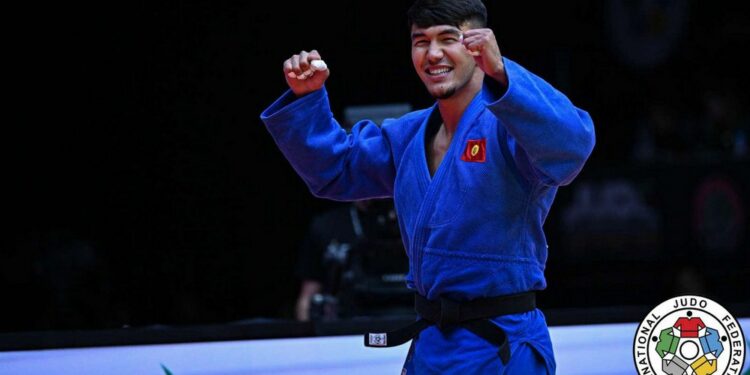 Тарыхта биринчи жолу! Дзюдочу Эрлан Шеров дүйнөлүк биринчиликте коло медаль алды