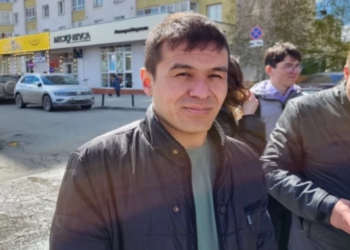 Кыргызстандык таксист Екатеринбургда өрттөн эркек кишинин өмүрүн сактап калды