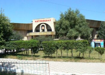 36 жылдан бери ремонттун бетин көргөн эмес… Караколдогу автобекет оңдолот