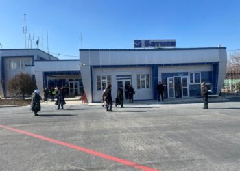 Депутат Калпаев: «Бишкек-Баткен авиабилети 6 миң сом. Арзандатып берсек, эл ыраазы болмок»