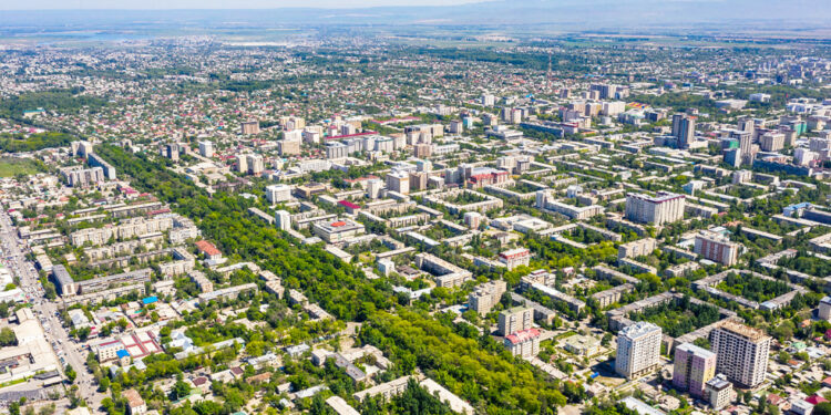 Бишкектин Айтматов жана Манас проспекттеринен кичи автобустар чыгарылууда