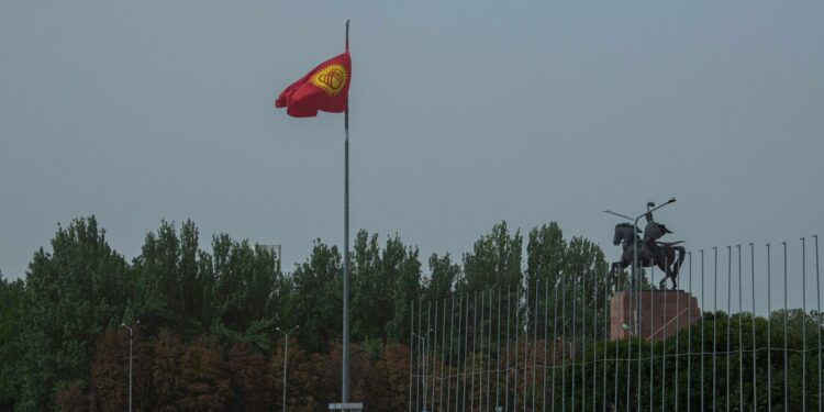 Шашылыш билдирүү: Бишкек жана Чүйдө катуу шамал күтүлүүдө