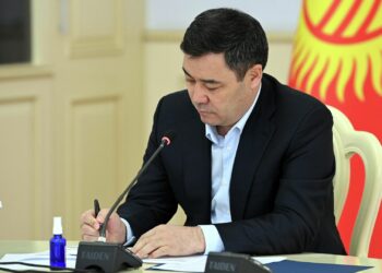 Садыр Жапаров Кыргызстанда уран жана торий казууга уруксат берген мыйзамга кол койду