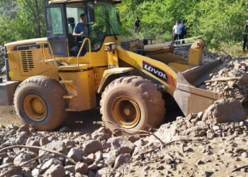 Чукул билдирүү: Бишкек-Ош унаа жолунда кыян жүрүп, жол жабылды