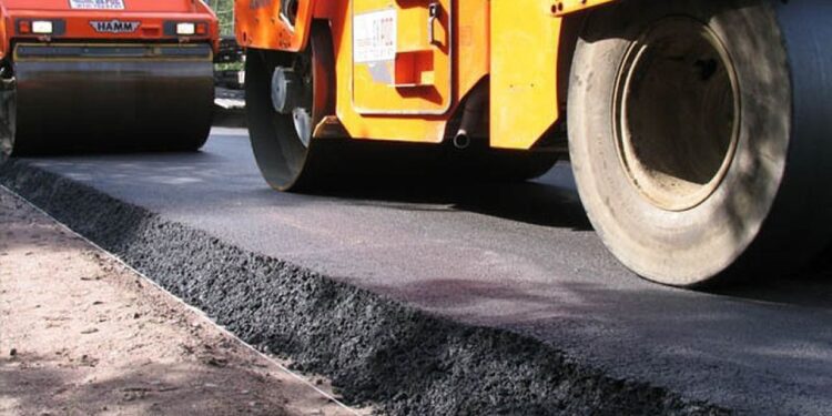 «Тёплые ключи» ден соолукту чыңдоо борборуна бара турчу жолго асфальт төшөлүүдө