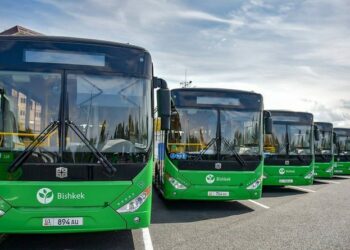 Бишкекте Байтик баатыр көчөсүнүн дагы бир бөлүгү жабылып, 12 автобустун маршруту өзгөрдү