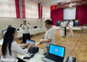 Саат 14:00гө карата 3 округ боюнча 33 миң 232 адам добуш берди