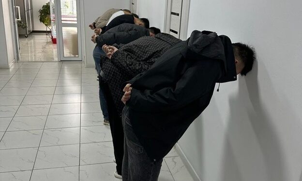 Ысык-Көлдө 13 кытай туристи кармалды. Алар эмнеге шектелүүдө?