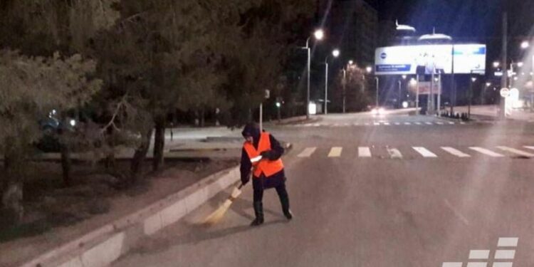 «Тазалыктын» кызматкерин сүзүп кеткен айдоочу изделүүдө