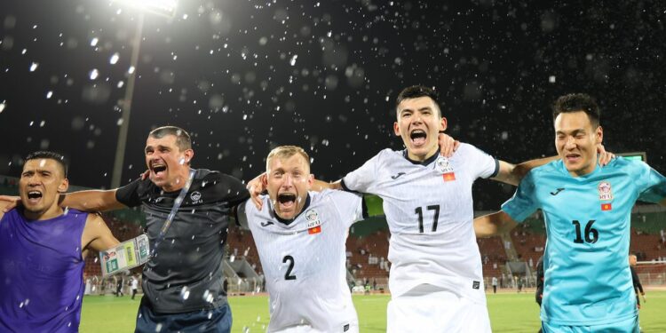 Тарых жаралды! Кыргызстандын футбол курамасы Дүйнө чемпиондугунун 3-баскычына жолдомо жеңди