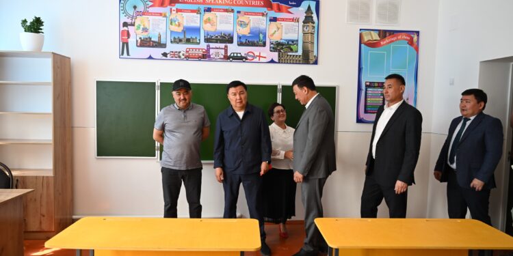 Шакиев: «Мугалимдин айлыгы депутат менен министрдин маянасынан кем болбошу керек»