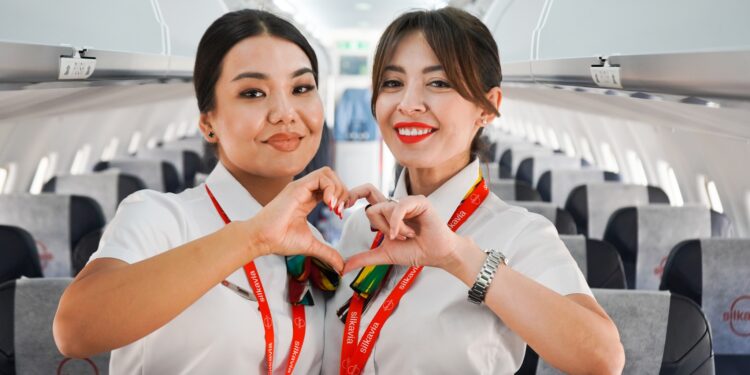 «Ысык-Көл» аэропортунда Ташкенттен биринчи үзгүлтүксүз каттам тосуп алынды