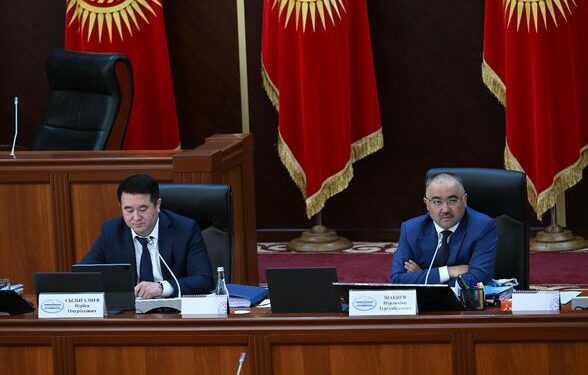 Жогорку Кеңеште «Кытай – Кыргызстан – Өзбекстан» темир жол долбоорун биргелешип илгерилетүүгө багытталган мыйзам долбоору үч окууда кабыл алынды