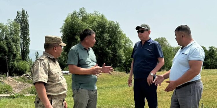 Депутат Акылбек Түмөнбаев Түптөгү сел алып кеткен айылдан кабар алды