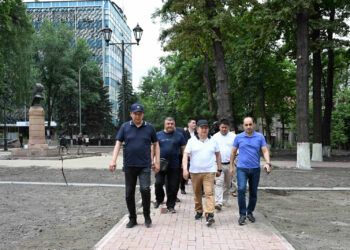 Акылбек Жапаров борбор калаанын жолдорун реконструкциялоонун жүрүшү жана бир катар объектилер менен таанышты