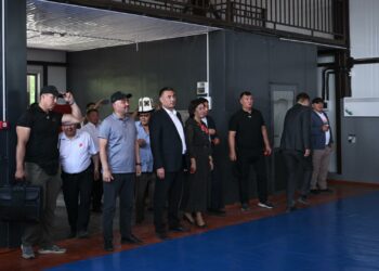 12 жыл мурда Ташиев пайдубалын түптөгөн күрөш залын Шакиев ачты