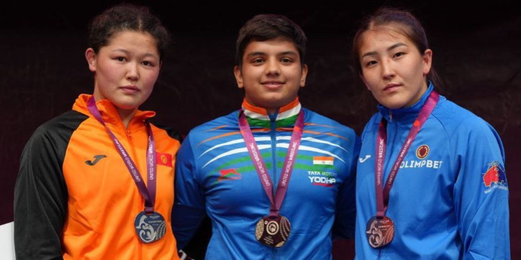 Азия чемпионаты (U-23): Кайыргүл Шаршебаева күмүш медаль, Арууке Кадырбек кызы коло медаль тагынды