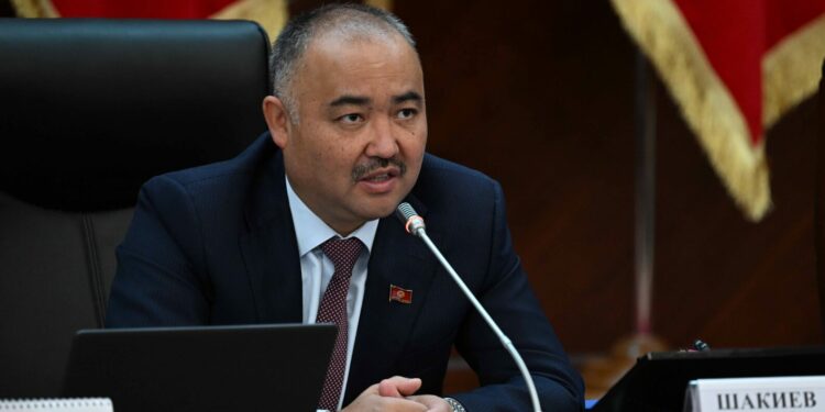 Шакиев: “Улуттук банк тармакка жаңылыктарды киргизүүсү кажет”