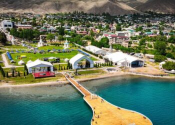 «Рух ордодо» курулуп жаткан комуз сымал пирстин көрүнүшү. Фото, видео