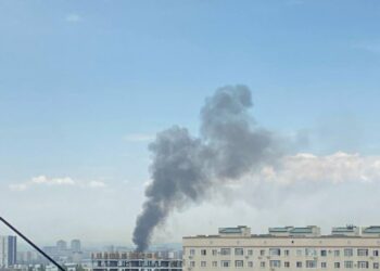 Бишкекте сарайдан чыккан өрт жанындагы турак үйгө өтүп кетти