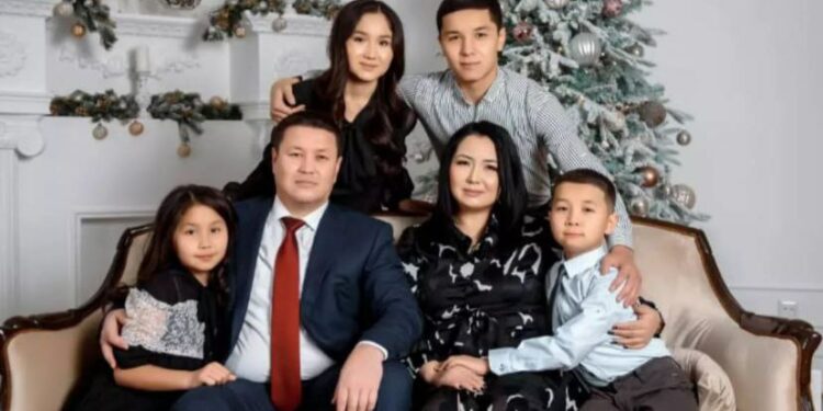 Депутат Талант Мамытов кызын узатты