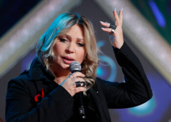 «Ая, айыгып кет». «Город 312» тобунун жаңы ырчысы сахнада ага арнап ырдады