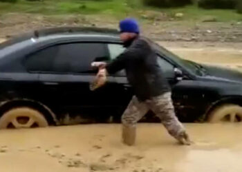 Кара-Суу районунда сел жүрүп, 2 унааны агызып кетти