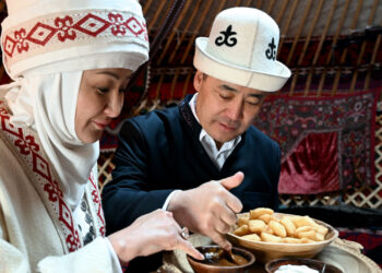 Жети атаң ким? Садыр Жапаровдун ата тегинин «өмүр дарагы»