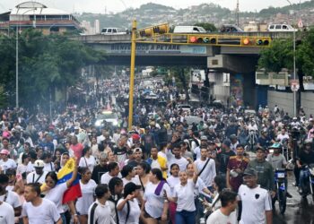 Венесуэлада президенттик шайлоодон кийин тополоң чыкты (видео)