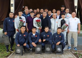 Ташиев Парижде өтө турган жайкы олимпиада оюндарына катыша турчу спортчулар менен жолугушту