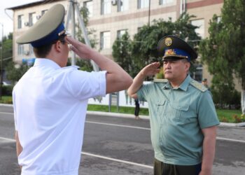 Ташиев коопсуздук кызматынын аскердик окуу жайларынын бүтүрүүчүлөрүнө алгачкы аскердик наам жана диплом тапшырды