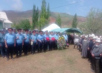 Кара-Кулжада сел алып кеткен унаа: Дайынсыз болуп жаткан баланын сөөгү табылды