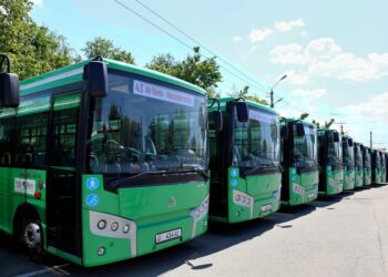 Шамалдаткычы бар. Ошто жаңы автобустар каттай баштады